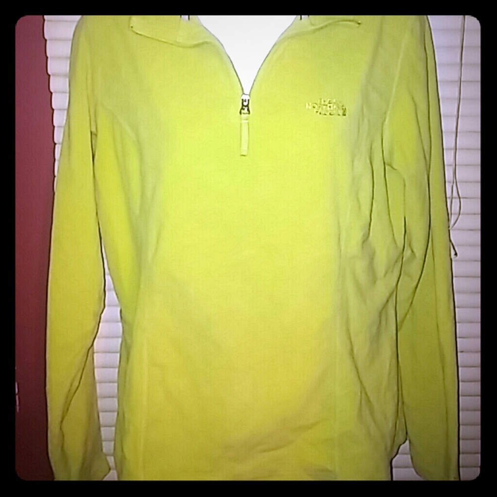 Green North Face pullover fleece